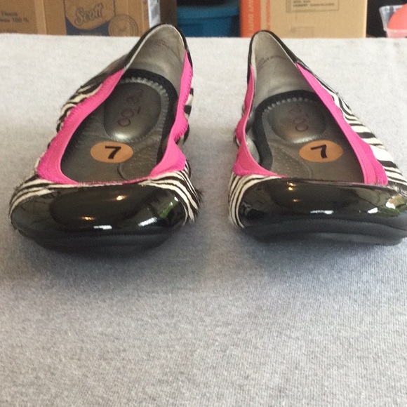 FINAL PRICE NWOB Me Too Heather zebra pattern flat - Size 7M. - Picture 5 of 16